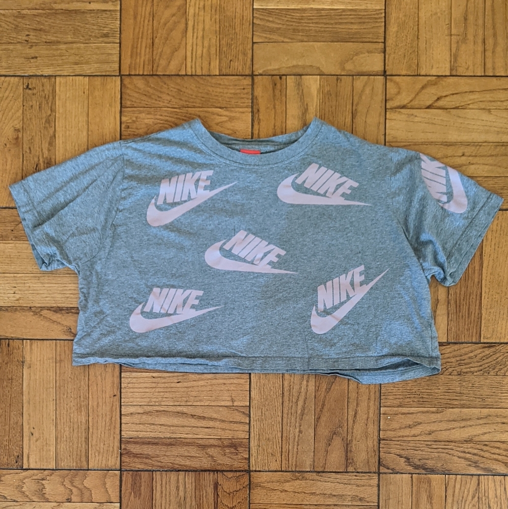 Nike Crop Top